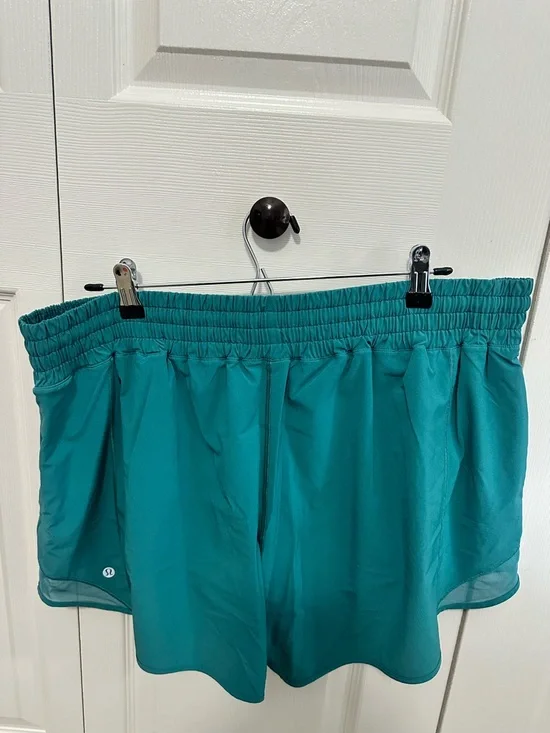 Lululemon Hotty Hot High-Rise Short 4" in Teal Lagoon Size 18 EUC - Picture 2 of 6
